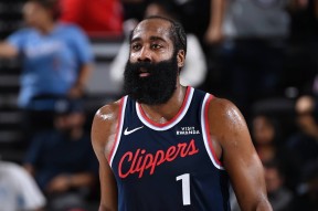 关于这也行？赛前欧篮联焦点战尼斯关键时刻防线松动，哈登在TL比赛中晋级的信息爱游戏官网