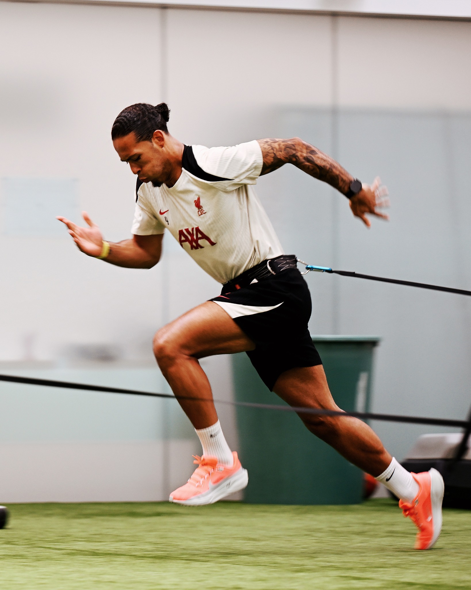 足总杯倒计时,阿森纳赛前队长鼓劲,细节引发关注,气氛紧张,年轻球员得到机会的简单介绍 足总杯倒计时,阿森纳赛前队长鼓劲,细节引发关注,气氛紧张,年轻球员得到机会的简单介绍